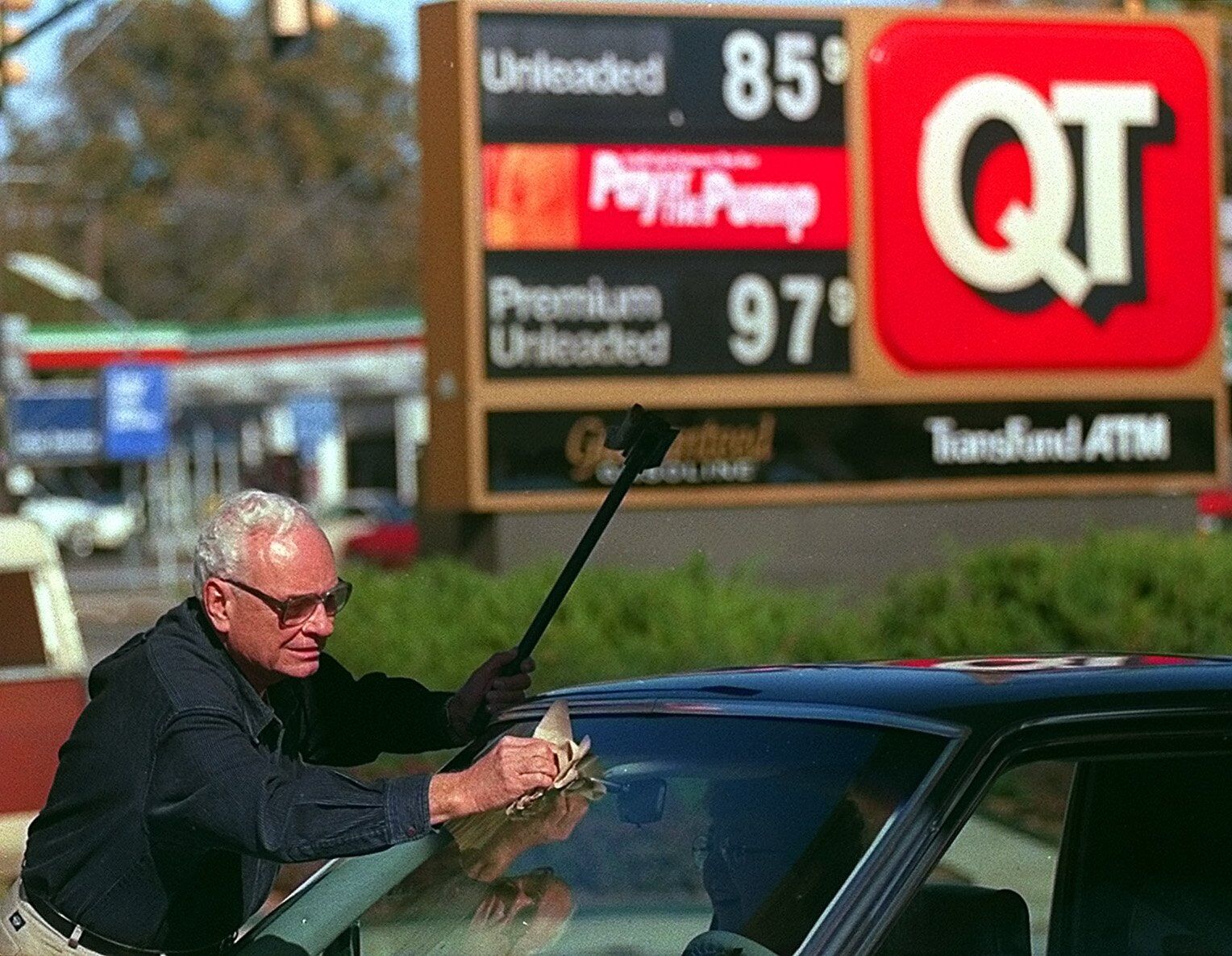 QuikTrip in the 1990s, as annual sales surpass $1 billion and 300th store opens